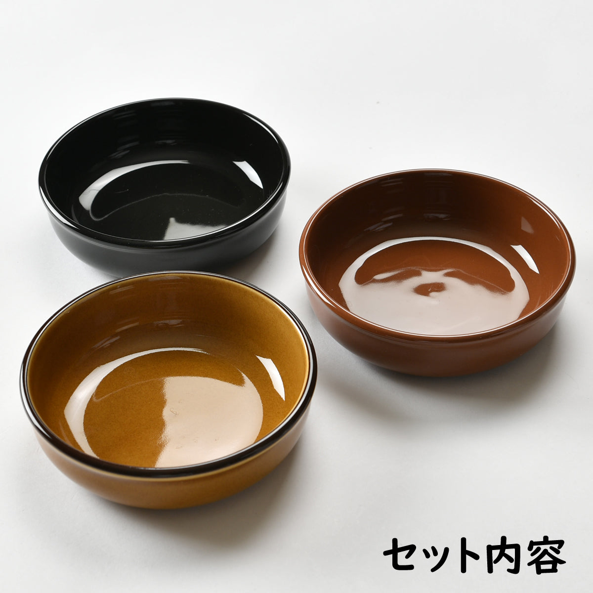 丸くてかわいい3色のグラタン皿