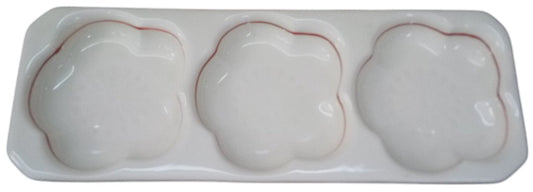 赤ライン梅型三品盛 [16.7 x 6.2 x 1.6cm]