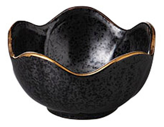 渕金黒結晶梅型珍味 [ 7.5 x 4cm ] [ 小付 ] | 和食 飲食店 旅館 料亭 業務用